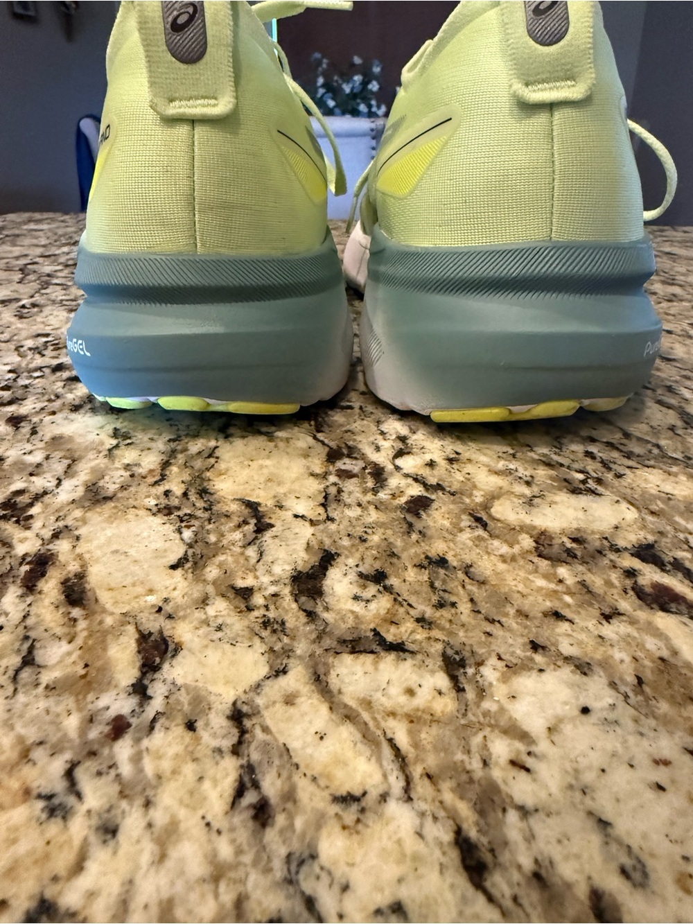 ASICS Kayano - Picture 3 of 5
